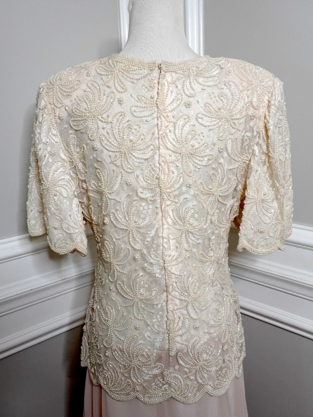 Vintage Laurence Kazar Lace, Pearls, Sequins White/Pink Formal Dress, Size M - Picture 5 of 9